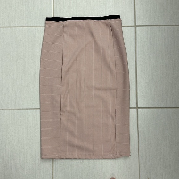 Skirt - Picture 3 of 4